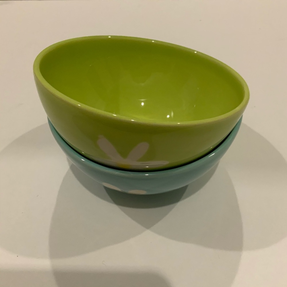 🌟🌟Two Daisy Bowls.